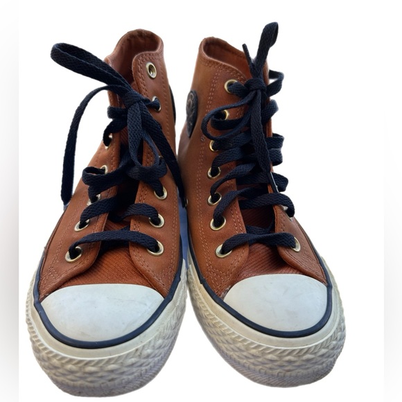 CONVERSE UNISEX CHUCK TAYLOR ALL STAR HI
Women size 6, men’s size 4. - Picture 8 of 16